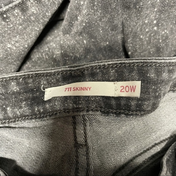 Levi’s 711 Skinny women’s washed black speckled jeans size 20W - Picture 3 of 5